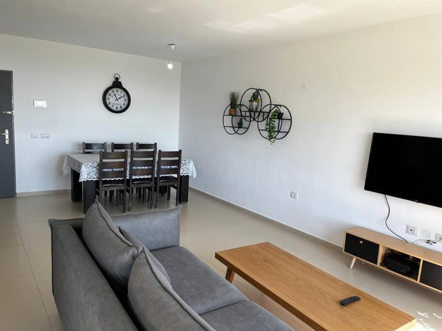 Ferienwohnung מקום מקסים עם נוף עוצר נשימה. לאירוח ברמה גבוה. Akkon Exterior foto